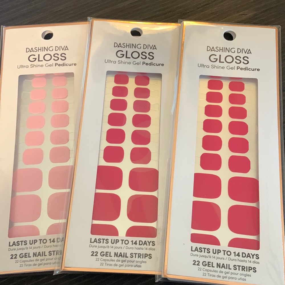 Dashing DivaGloss pedicure gel overlays